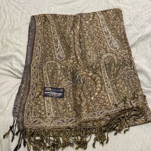 Elegant Paisley Scarf in Brown and Gold